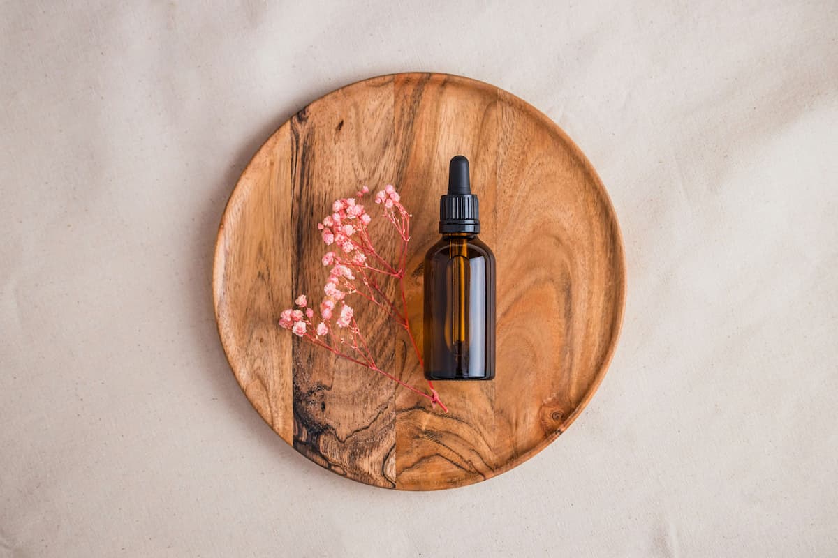 Niacinamide serum dropper for fading dark spots